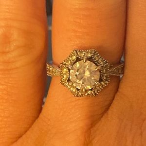 1 carot Engagement ring
